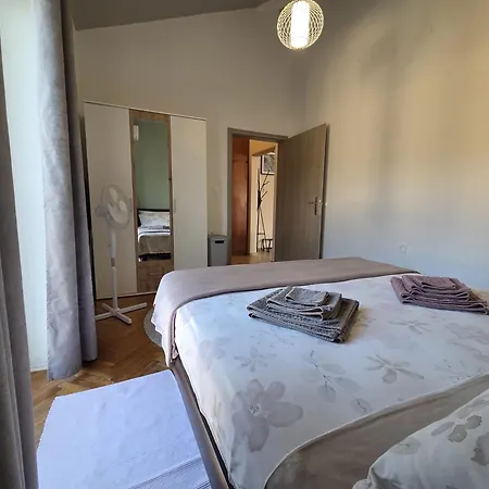 The Lovely Loft Црес